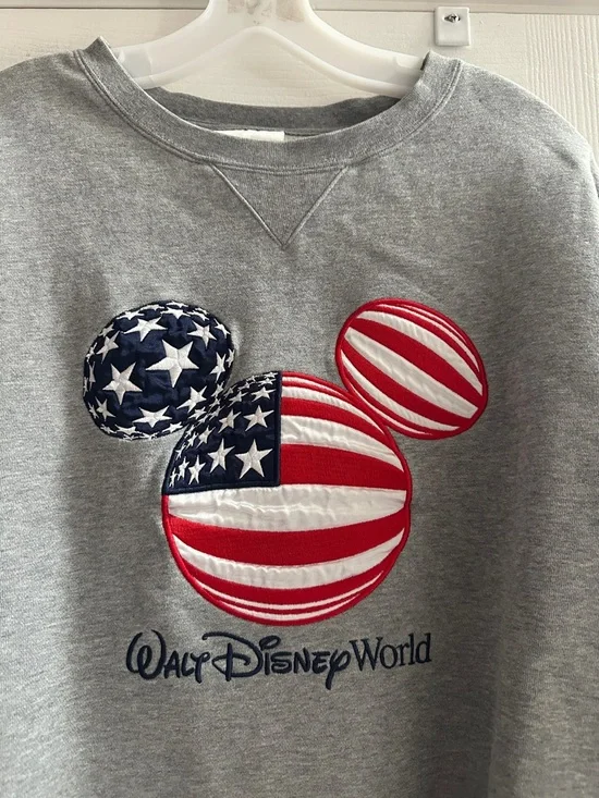 Y2K 2000s Walt Disney World Gray Crewneck Sweatshirt Patriotic Mickey Graphic XL - Picture 2 of 8